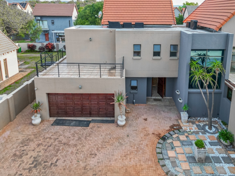 5 Bedroom Property for Sale in Leloko Lifestyle Estate North West